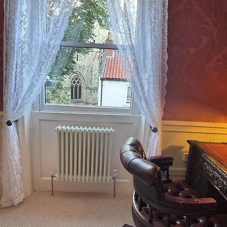 Victorian Retreat Apartment
